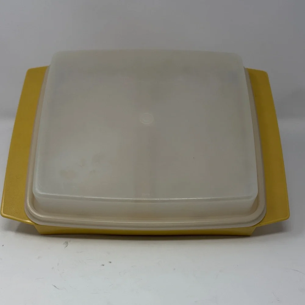 Vintage Tupperware 4-piece Deviled Egg Keeper In Harvest Gold